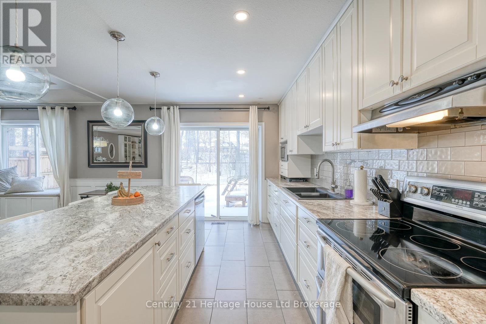 18 Potters Way, Woodstock (Woodstock - South), Ontario  N4S 8Z5 - Photo 5 - X13007486