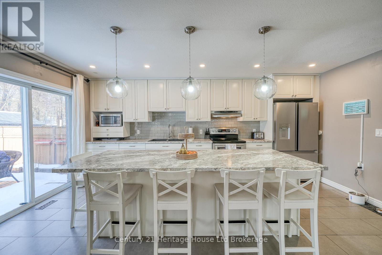 18 Potters Way, Woodstock (Woodstock - South), Ontario  N4S 8Z5 - Photo 6 - X13007486