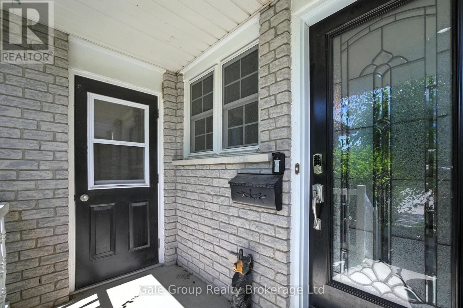 1030 Pearson Drive, Woodstock (Woodstock - North), Ontario  N4S 8V1 - Photo 2 - X13007874