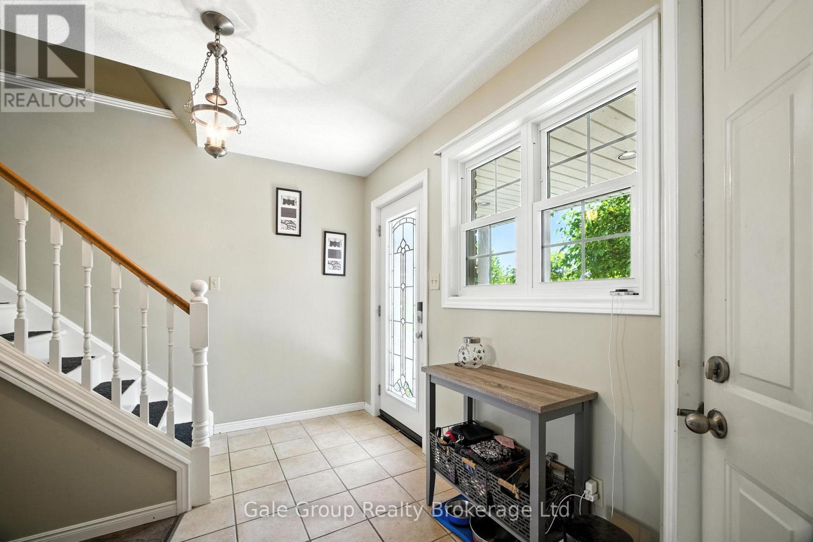 1030 Pearson Drive, Woodstock (Woodstock - North), Ontario  N4S 8V1 - Photo 3 - X13007874