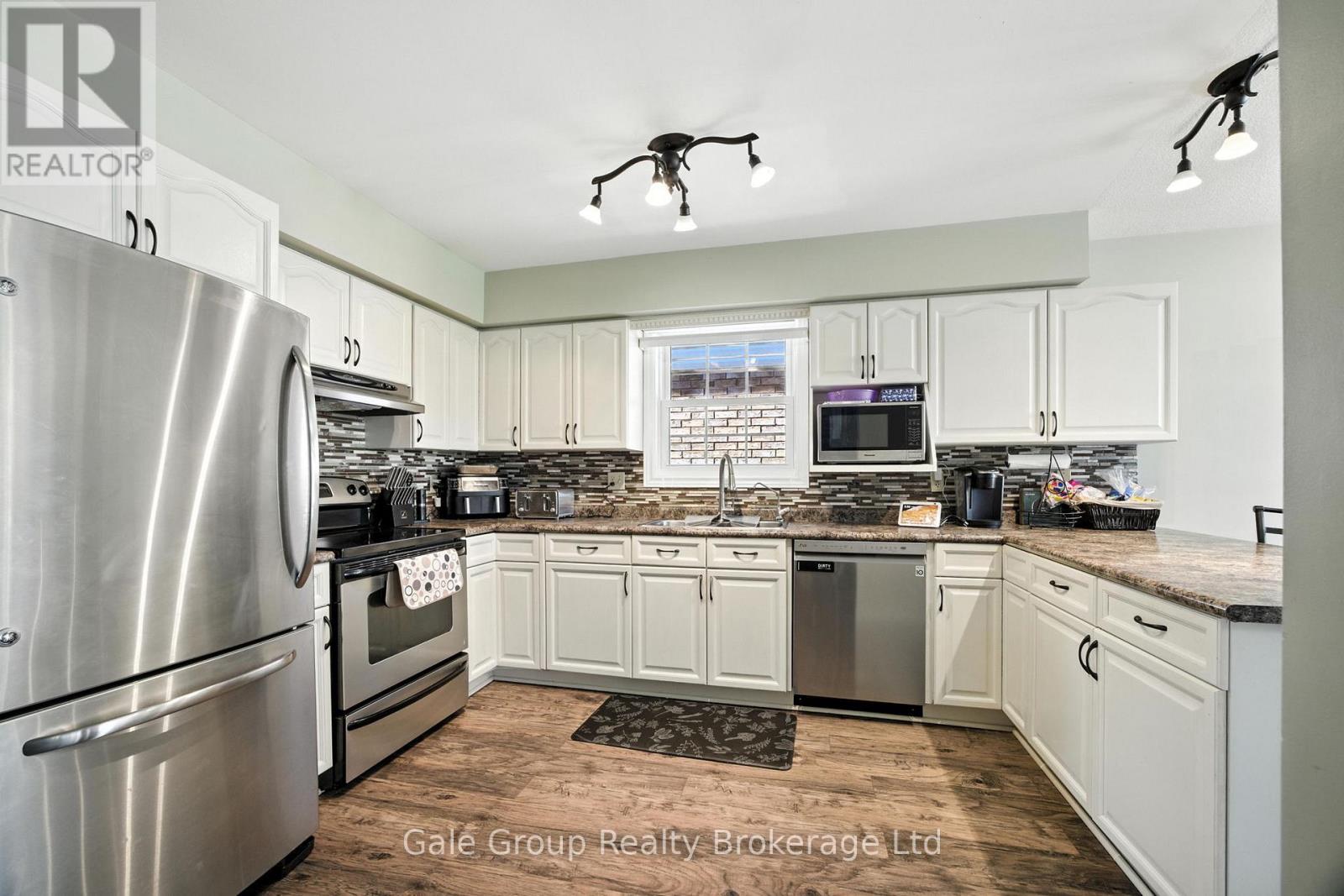 1030 Pearson Drive, Woodstock (Woodstock - North), Ontario  N4S 8V1 - Photo 6 - X13007874