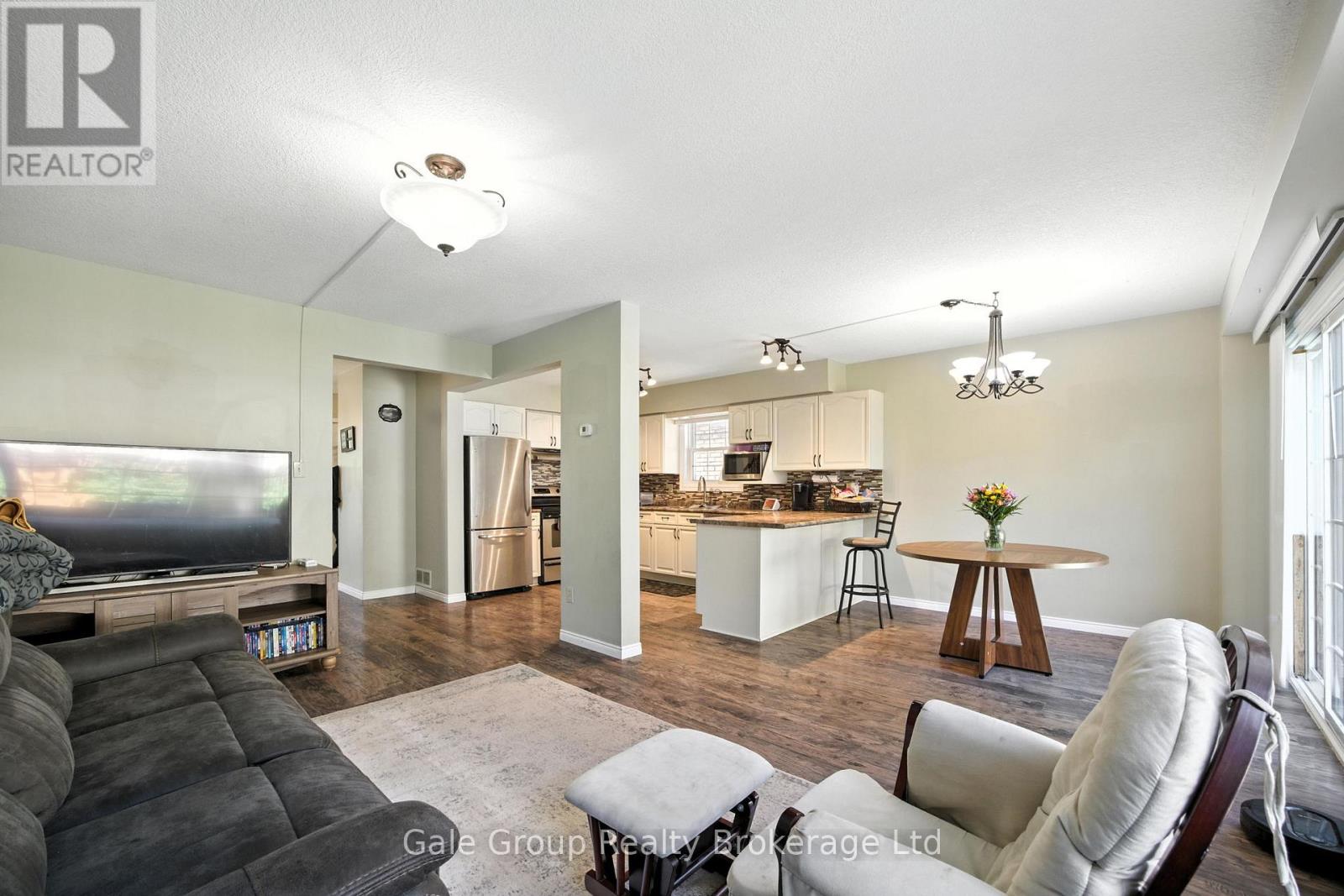 1030 Pearson Drive, Woodstock (Woodstock - North), Ontario  N4S 8V1 - Photo 7 - X13007874