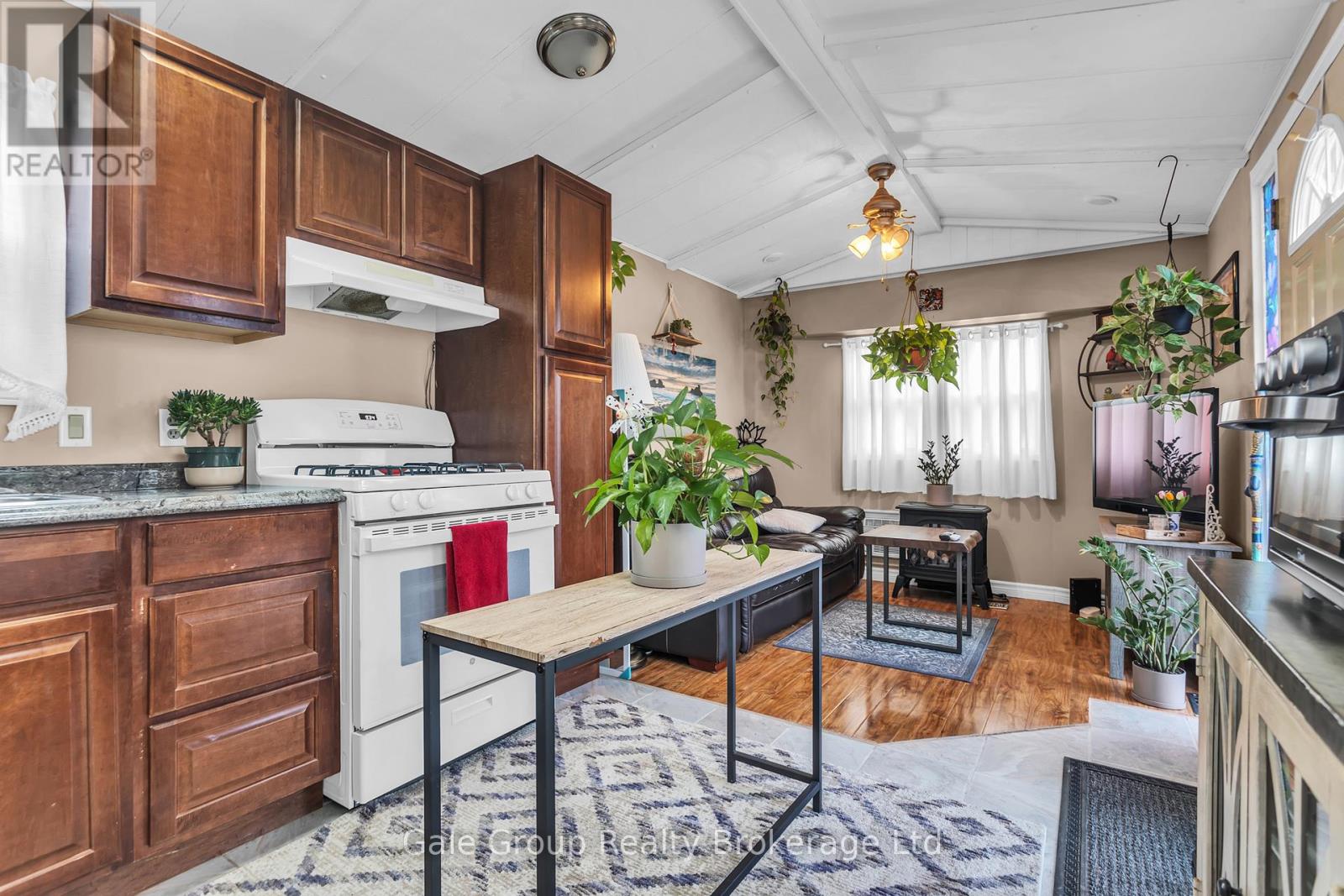 33 Pitt Street, Bayham (Port Burwell), Ontario  N0J 1T0 - Photo 4 - X13010936