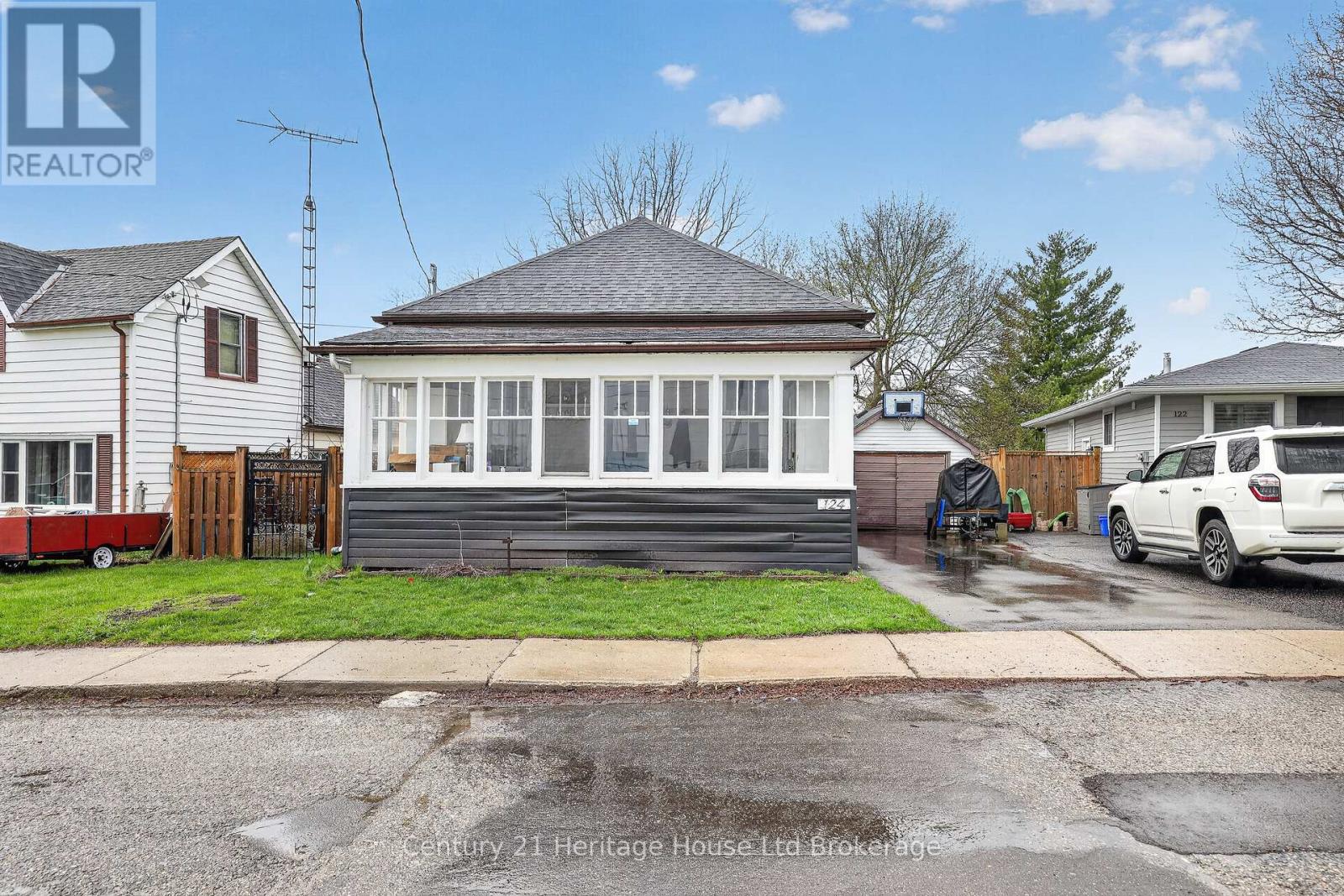 124 East Park Drive, Woodstock (Woodstock - South), Ontario  N4S 3N2 - Photo 2 - X13011806