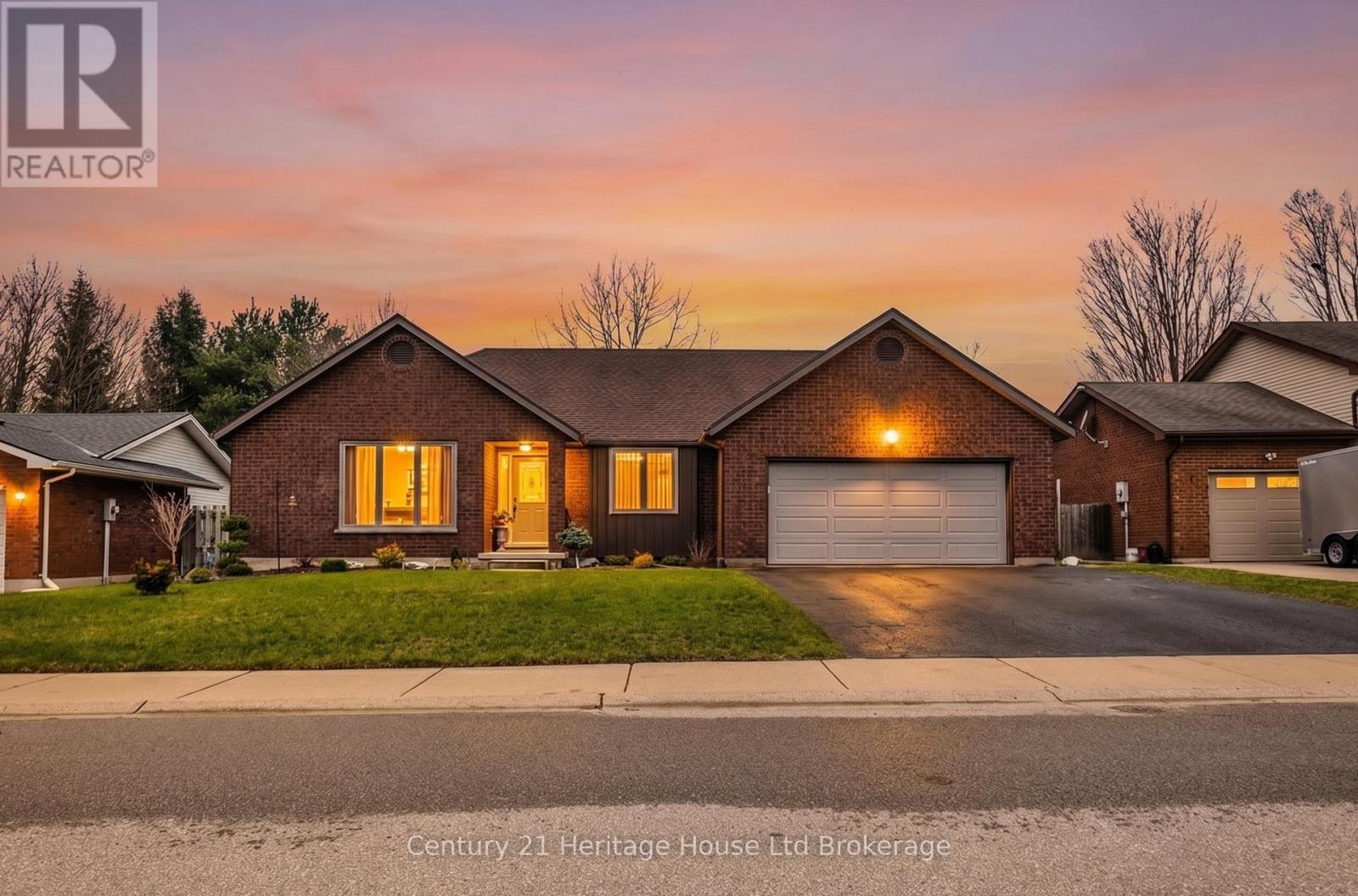 15 Gibson Drive, Tillsonburg, Ontario  N4G 5G4 - Photo 2 - X13012456