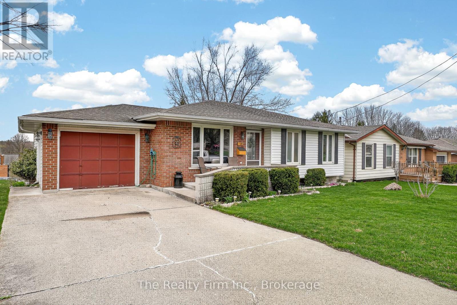 377 Spencer Street, Woodstock (Woodstock - South), Ontario  N4S 2H8 - Photo 2 - X13018110