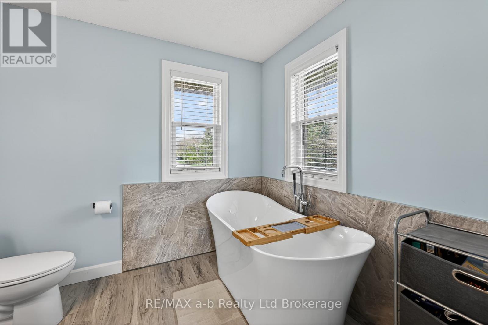 346 Riverview Drive, Strathroy-Caradoc (Ne), Ontario  N7G 4B7 - Photo 16 - X13018228