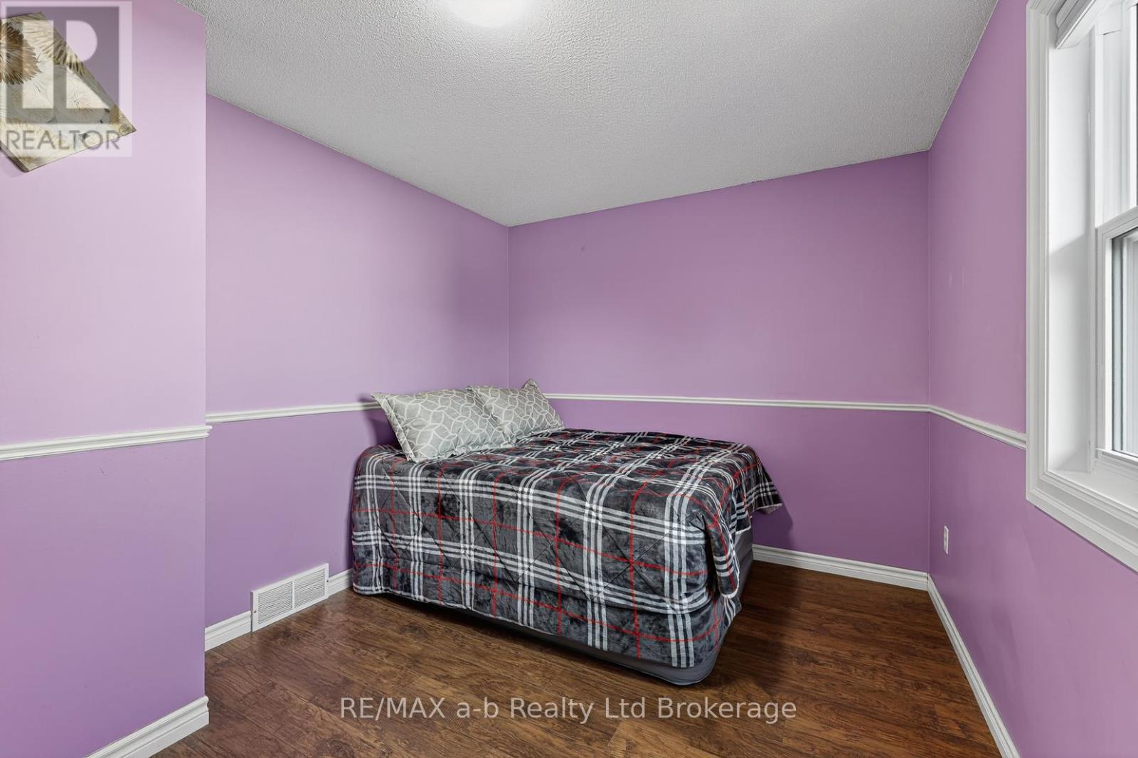 346 Riverview Drive, Strathroy-Caradoc (Ne), Ontario  N7G 4B7 - Photo 21 - X13018228