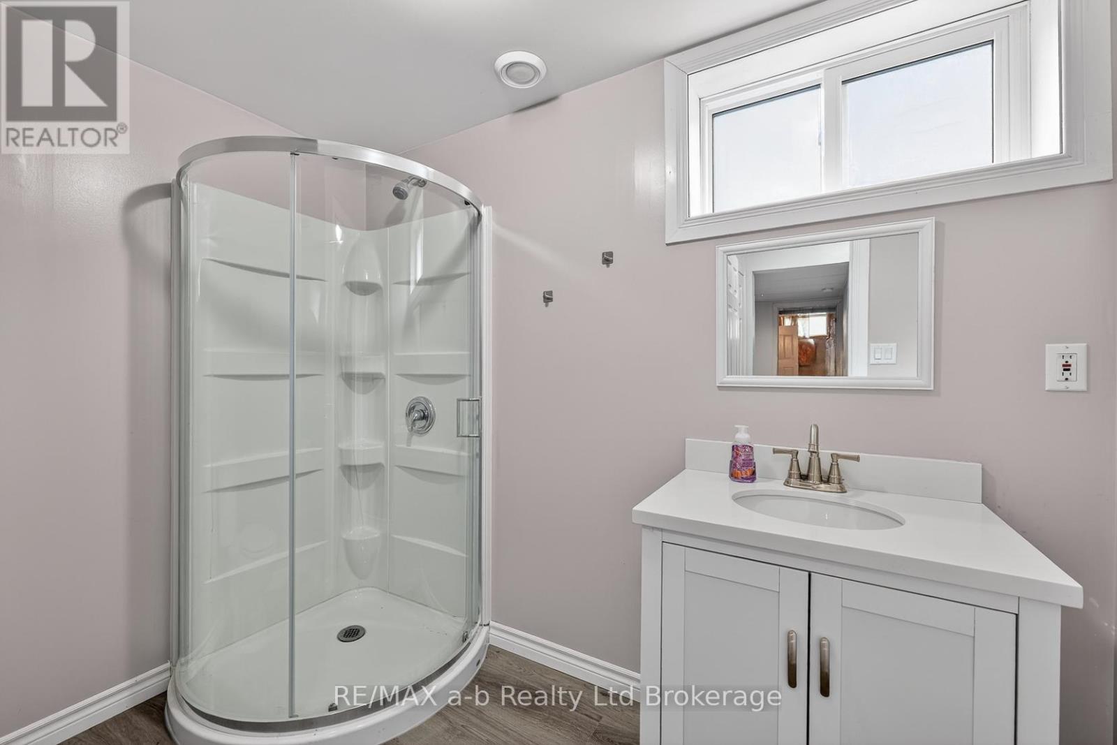 346 Riverview Drive, Strathroy-Caradoc (Ne), Ontario  N7G 4B7 - Photo 26 - X13018228