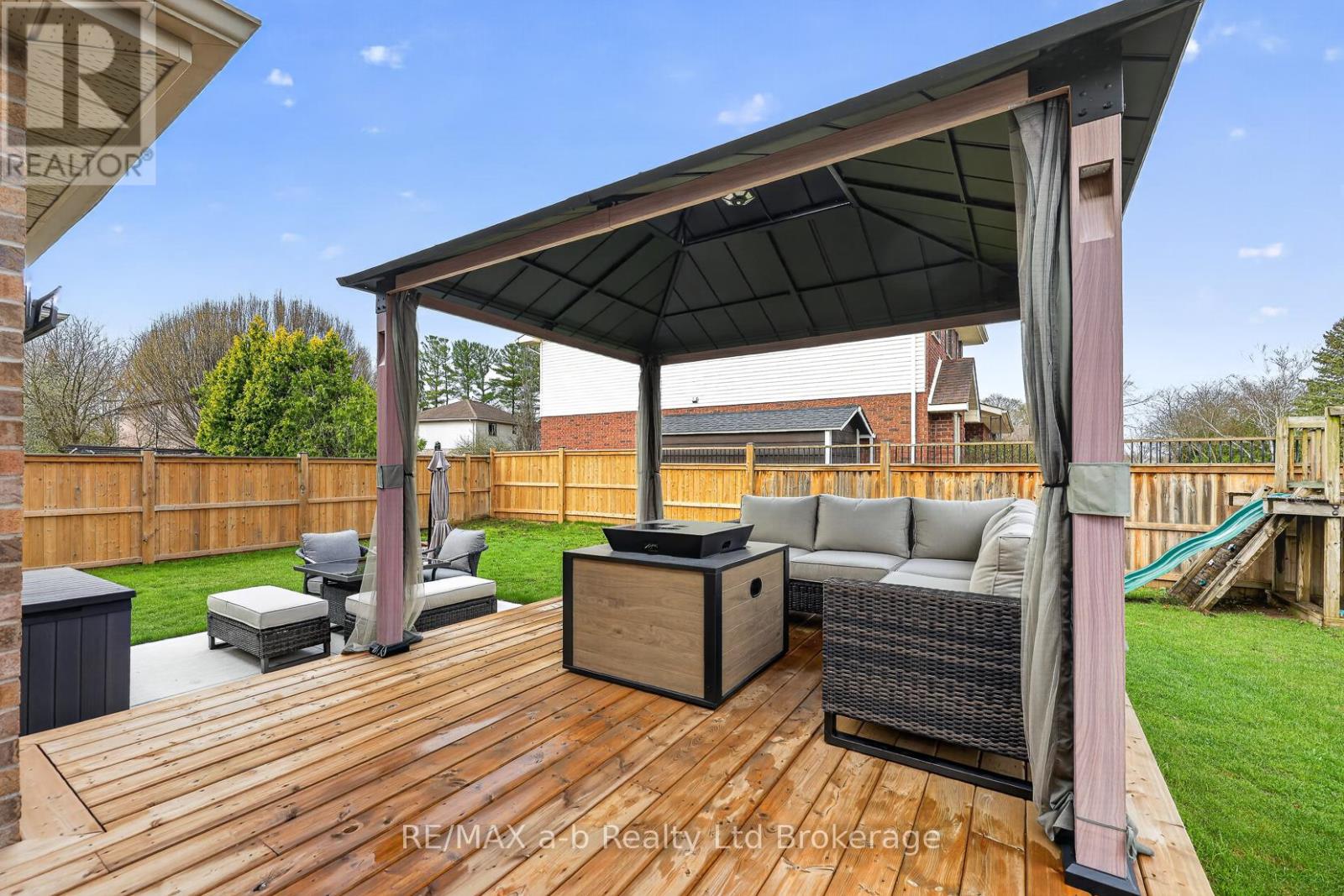 346 Riverview Drive, Strathroy-Caradoc (Ne), Ontario  N7G 4B7 - Photo 35 - X13018228