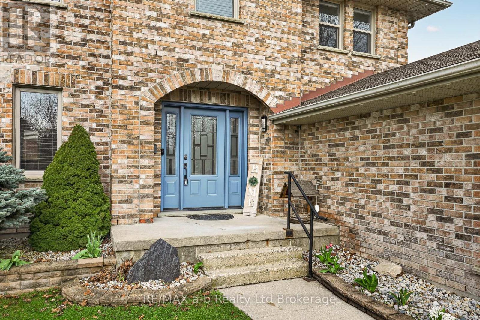 346 Riverview Drive, Strathroy-Caradoc (Ne), Ontario  N7G 4B7 - Photo 38 - X13018228