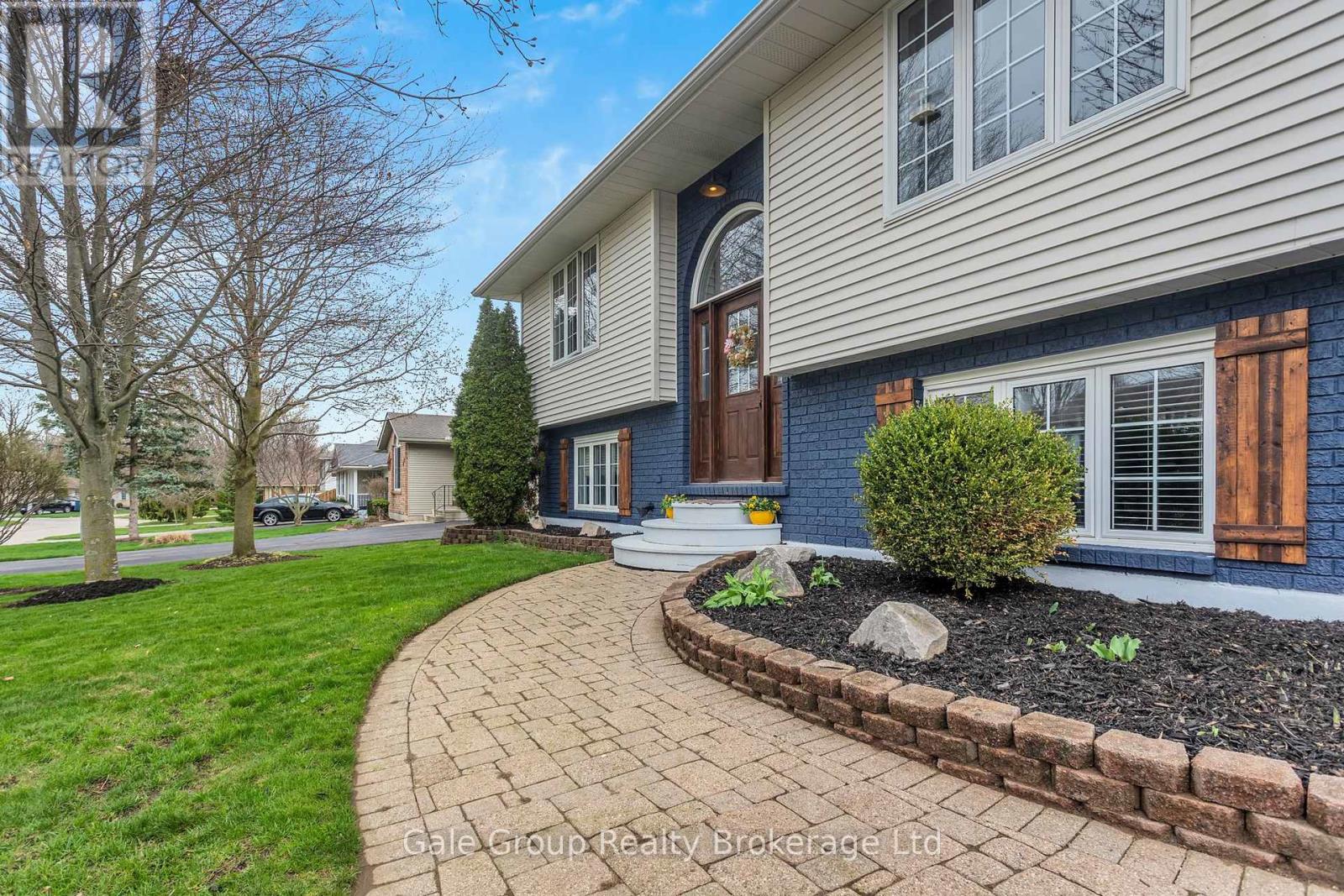 22 Lorraine Avenue, Tillsonburg, Ontario  N4G 4V3 - Photo 5 - X13018246