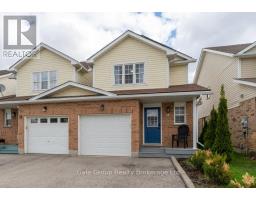 34 MOUNTAIN LAUREL CRESCENT, kitchener, Ontario