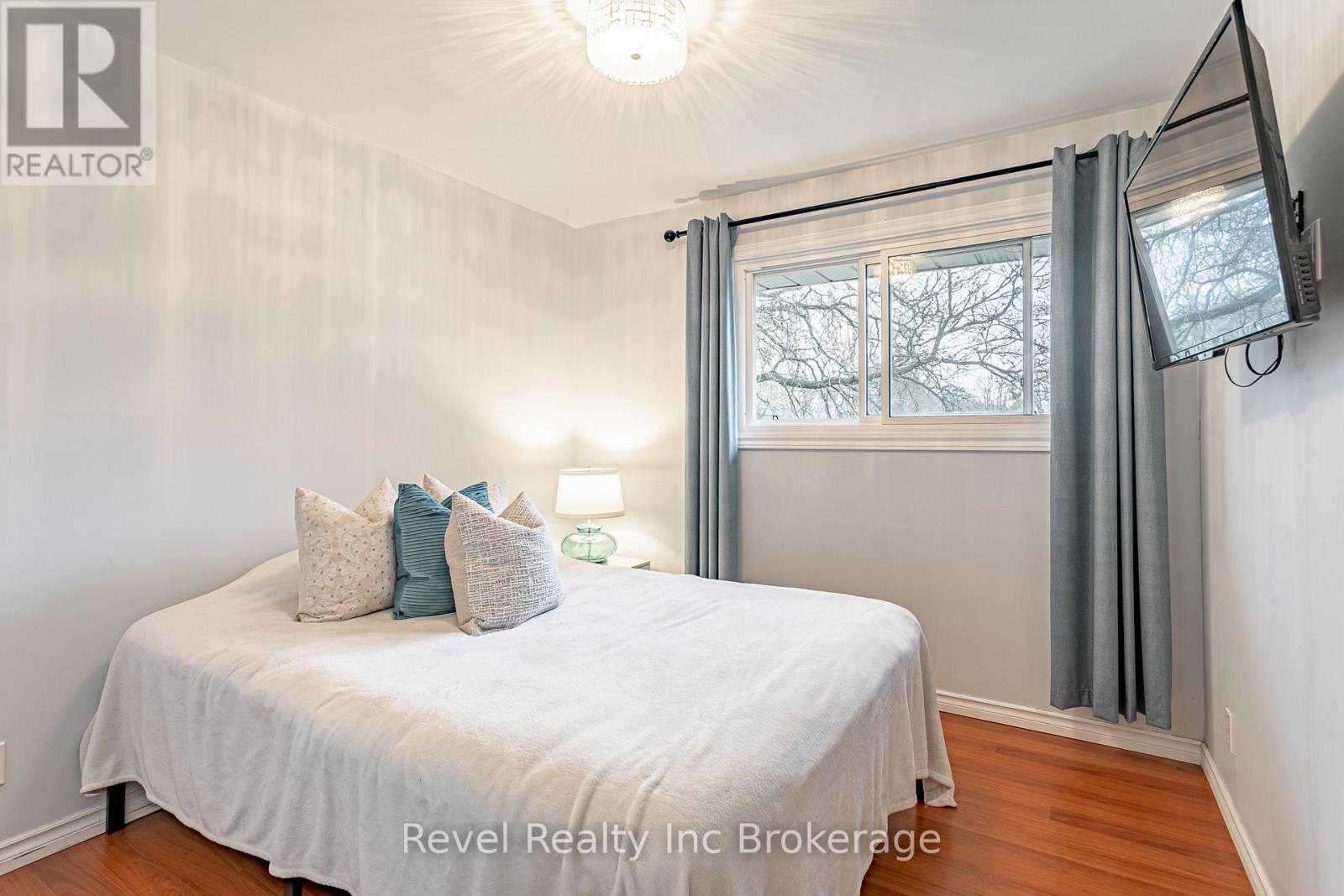 19 Dufferin Street, Ingersoll (Ingersoll - South), Ontario  N5C 2E5 - Photo 11 - X13019780