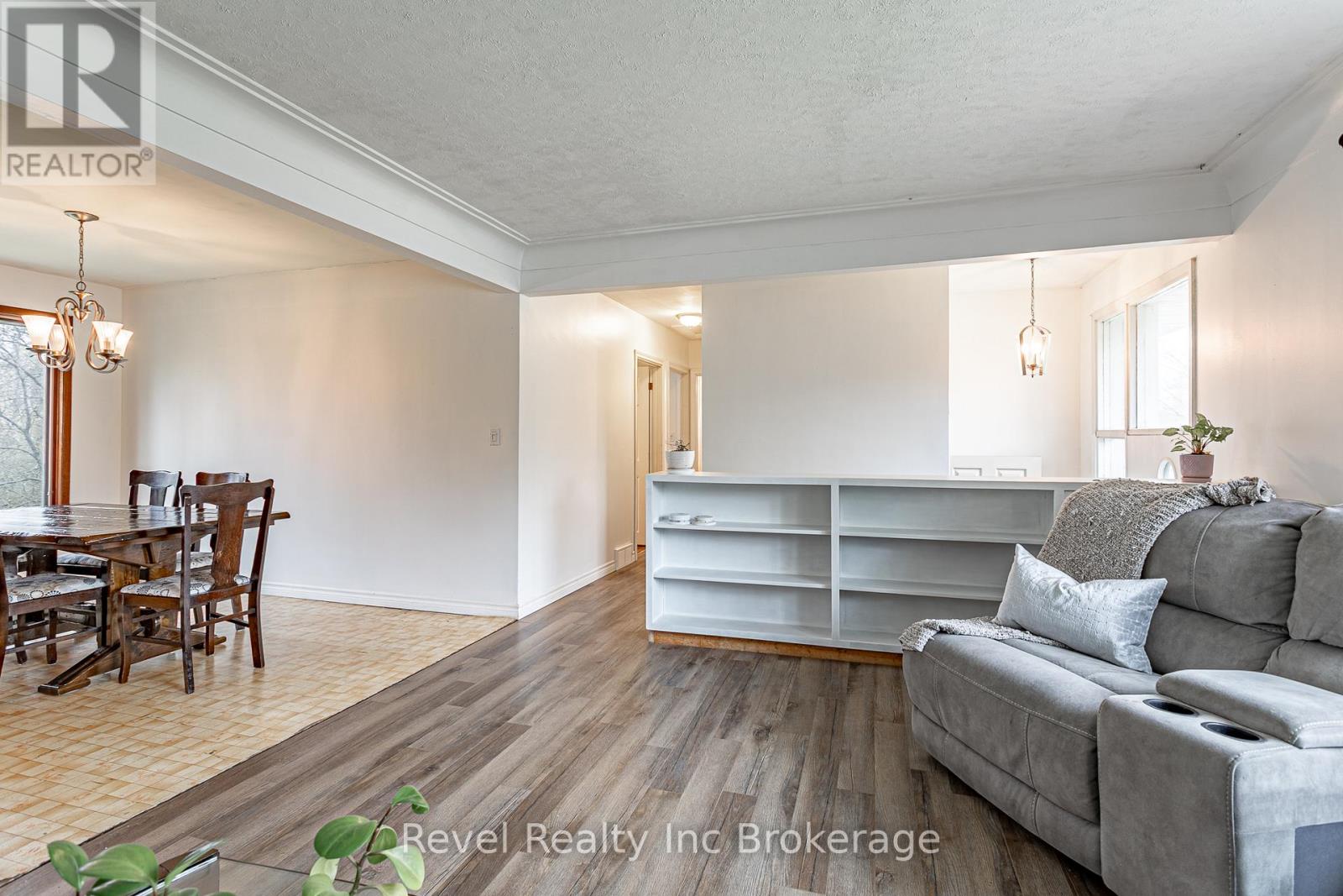 19 Dufferin Street, Ingersoll (Ingersoll - South), Ontario  N5C 2E5 - Photo 6 - X13019780