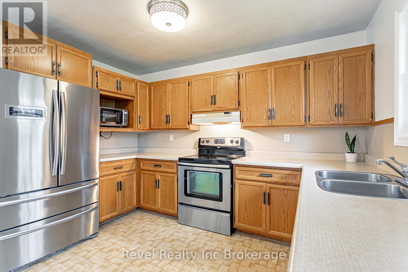 19 Dufferin Street, Ingersoll (Ingersoll - South), Ontario  N5C 2E5 - Photo 9 - X13019780