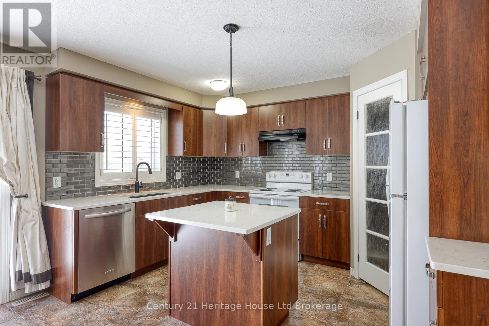 427 Champlain Avenue, Woodstock (Woodstock - South), Ontario  N4V 0B3 - Photo 13 - X13020930