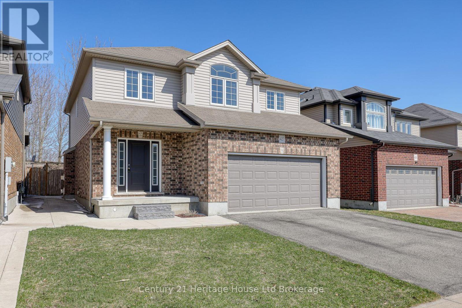 427 Champlain Avenue, Woodstock (Woodstock - South), Ontario  N4V 0B3 - Photo 2 - X13020930