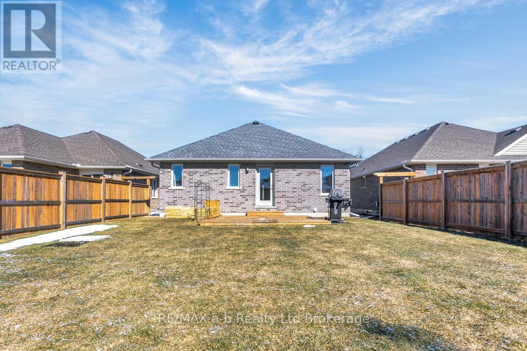 242 Wilson Avenue, Tillsonburg, Ontario  N4G 0H4 - Photo 8 - X13021332