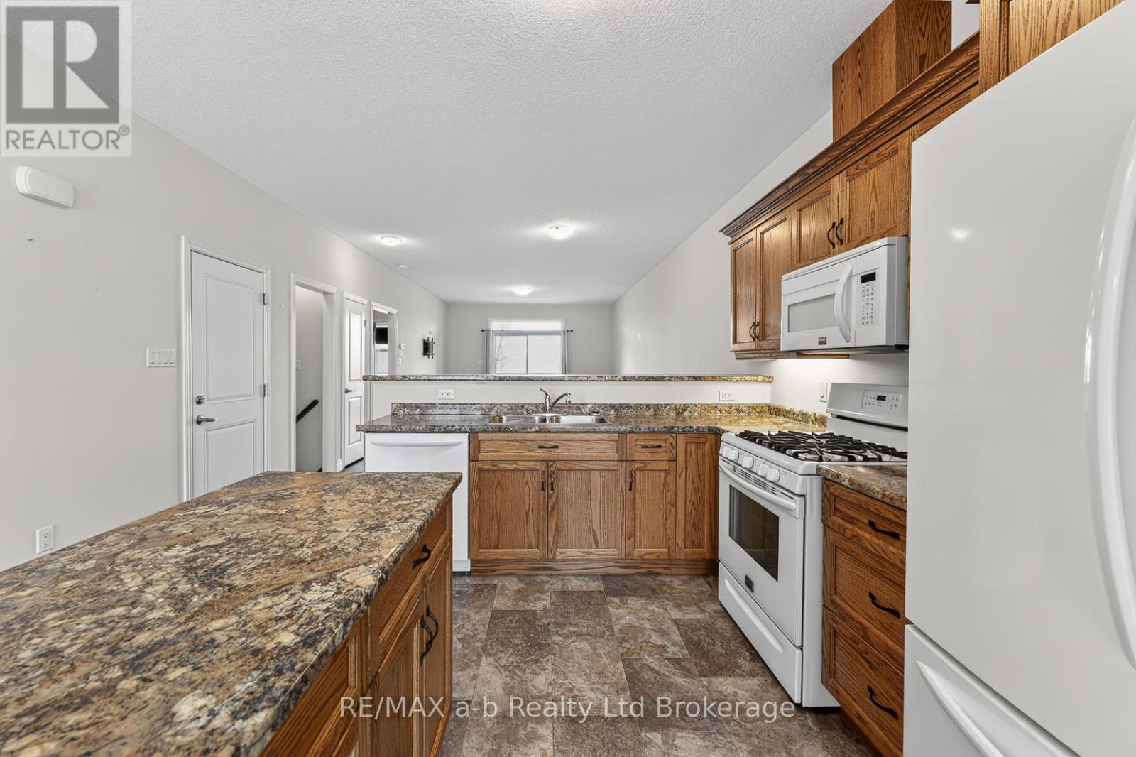 111 King Street East, Unit 14 Street, Ingersoll (Ingersoll - South), Ontario  N5C 1G8 - Photo 11 - X13024508