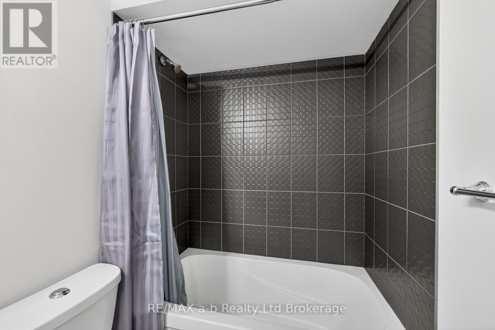 111 King Street East, Unit 14 Street, Ingersoll (Ingersoll - South), Ontario  N5C 1G8 - Photo 15 - X13024508