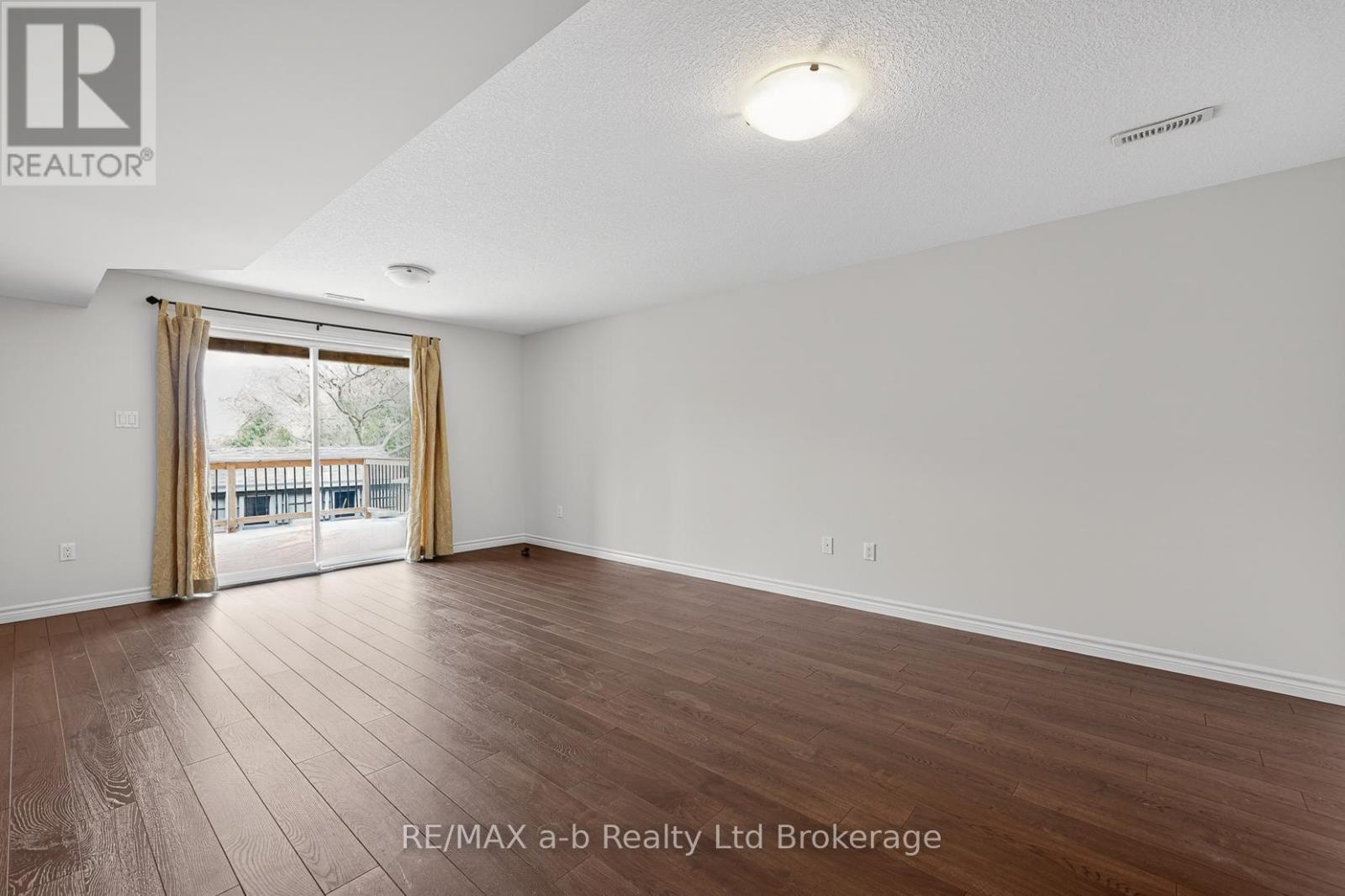 111 King Street East, Unit 14 Street, Ingersoll (Ingersoll - South), Ontario  N5C 1G8 - Photo 18 - X13024508