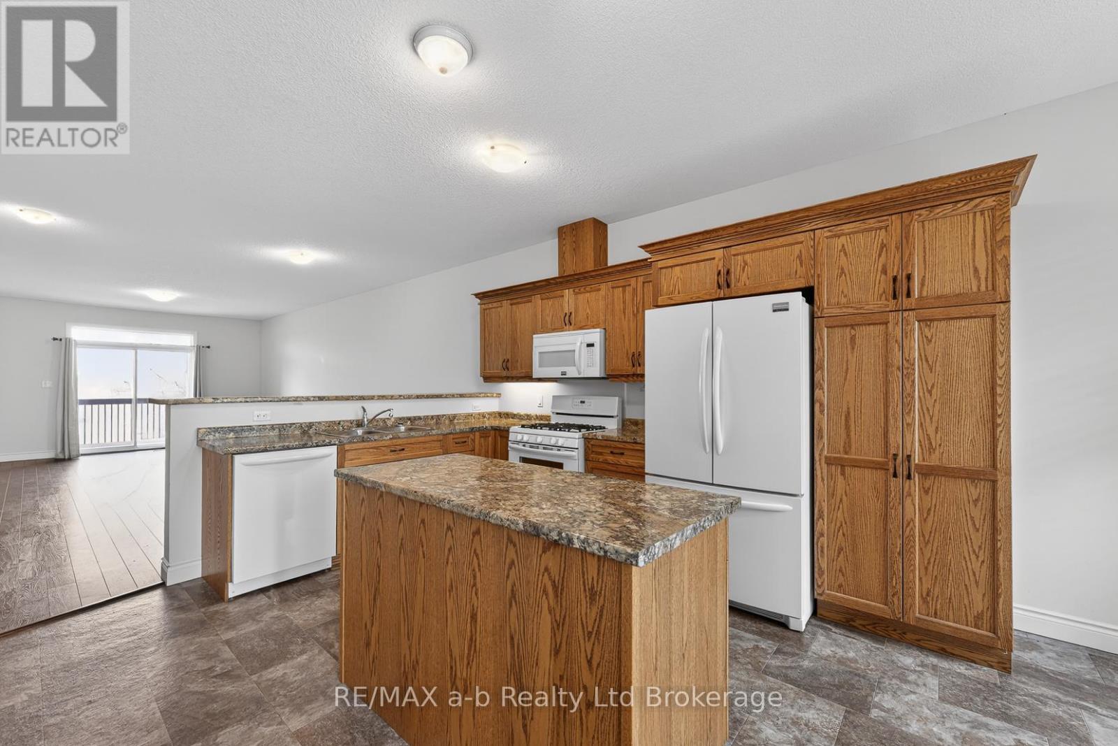 111 King Street East, Unit 14 Street, Ingersoll (Ingersoll - South), Ontario  N5C 1G8 - Photo 3 - X13024508