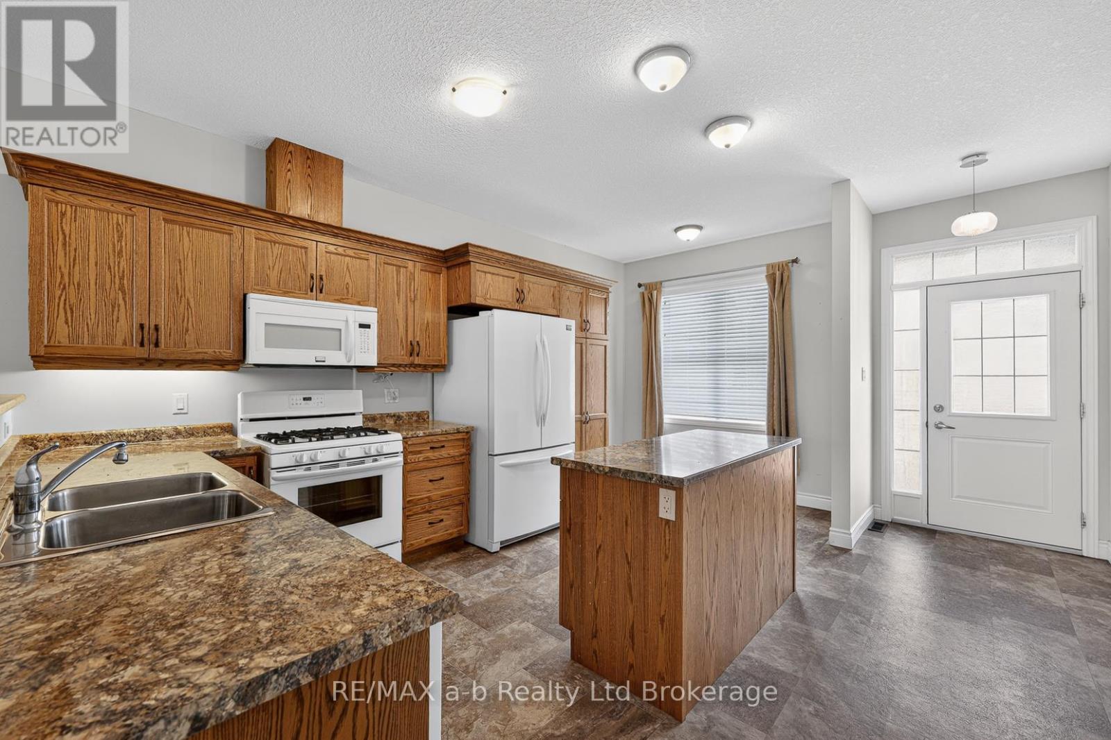 111 King Street East, Unit 14 Street, Ingersoll (Ingersoll - South), Ontario  N5C 1G8 - Photo 4 - X13024508