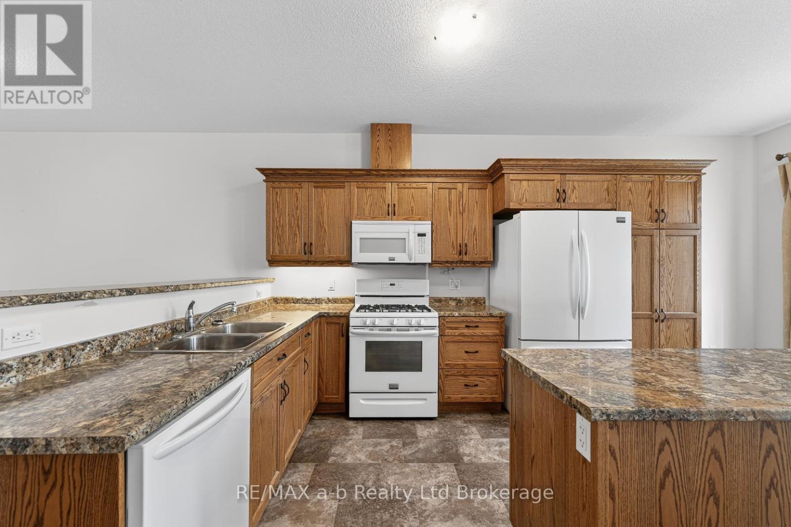 111 King Street East, Unit 14 Street, Ingersoll (Ingersoll - South), Ontario  N5C 1G8 - Photo 5 - X13024508