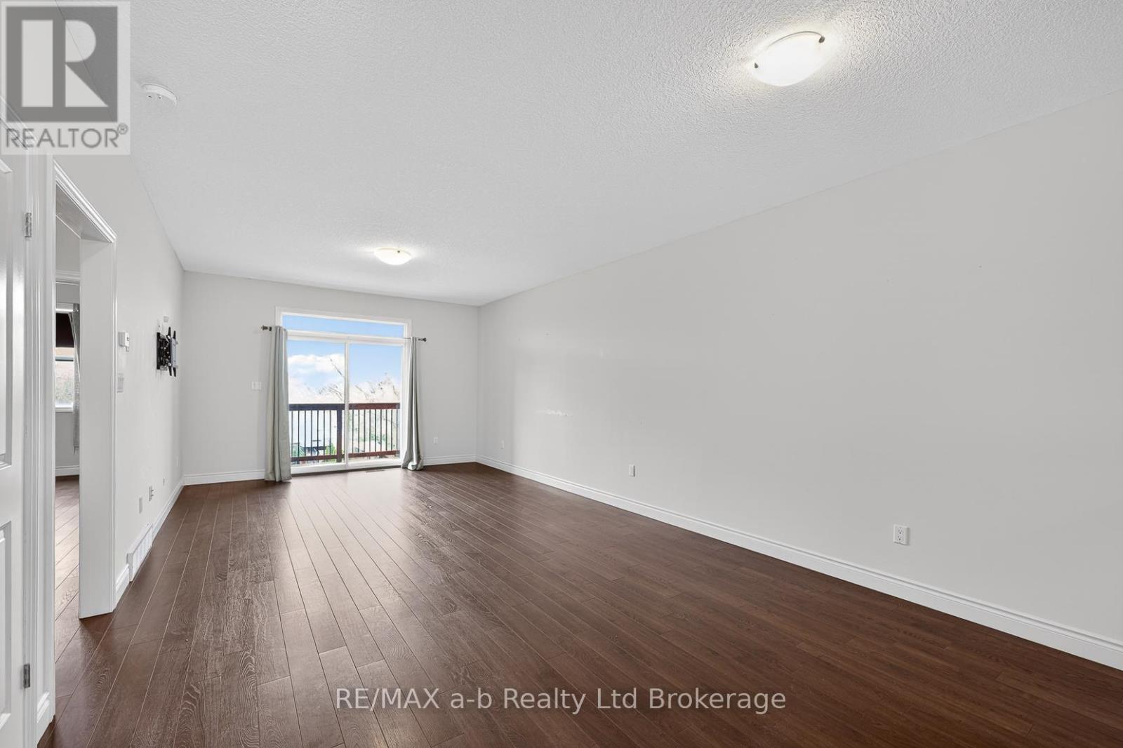 111 King Street East, Unit 14 Street, Ingersoll (Ingersoll - South), Ontario  N5C 1G8 - Photo 6 - X13024508