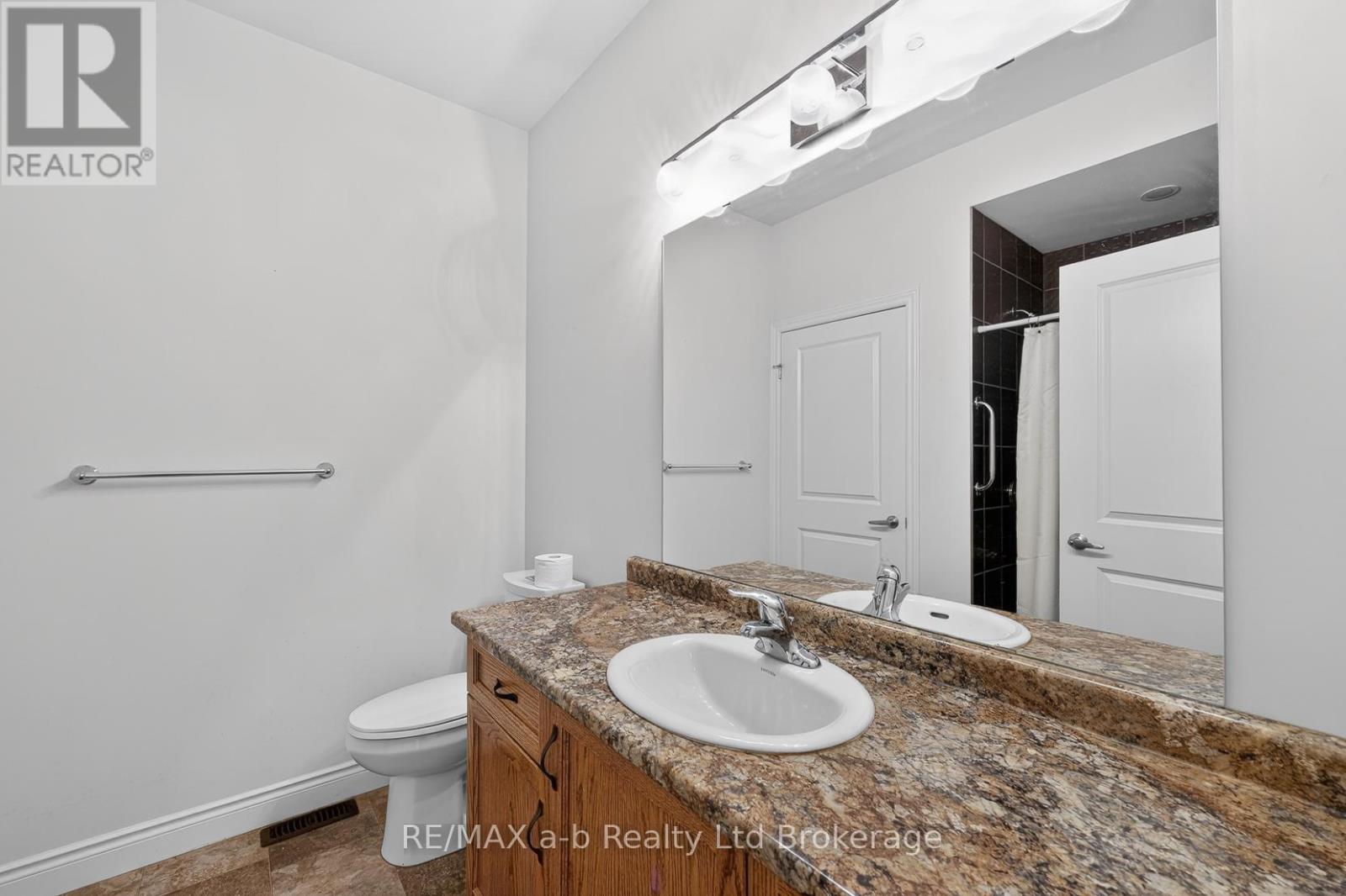 111 King Street East, Unit 14 Street, Ingersoll (Ingersoll - South), Ontario  N5C 1G8 - Photo 8 - X13024508