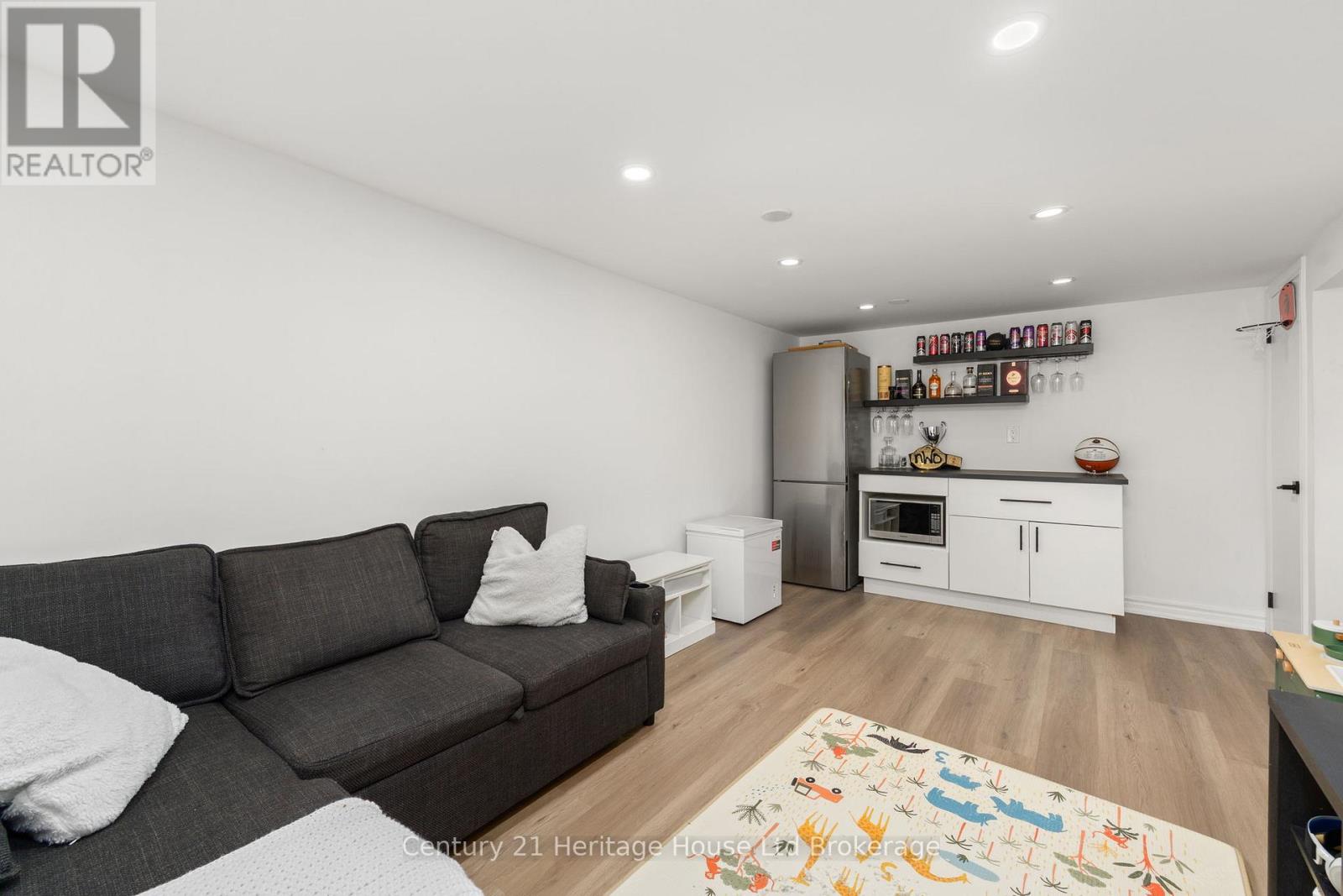 9 San Vito Way, Toronto (Glenfield-Jane Heights), Ontario  M3L 2G7 - Photo 24 - W13025582