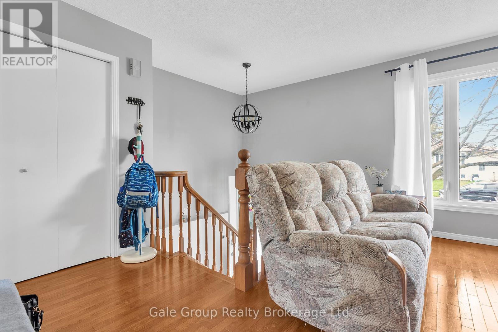 1132 Pearson Drive, Woodstock (Woodstock - North), Ontario  N4S 8V2 - Photo 3 - X13025792