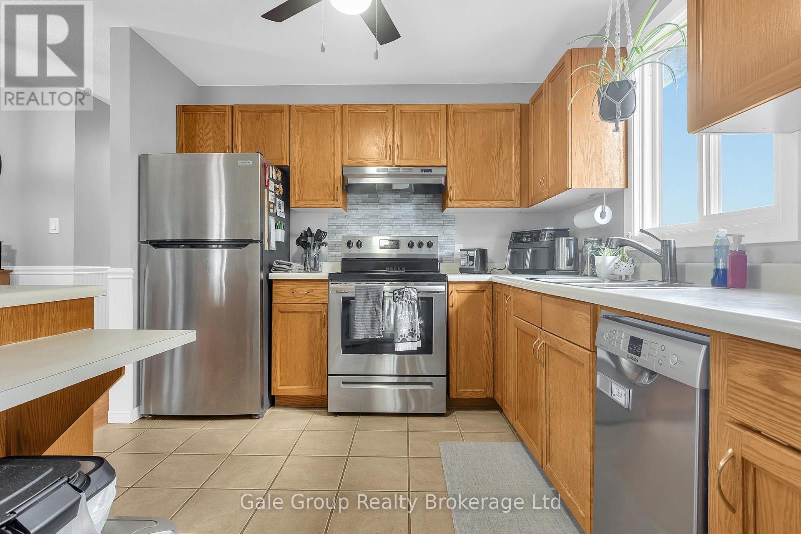 1132 Pearson Drive, Woodstock (Woodstock - North), Ontario  N4S 8V2 - Photo 4 - X13025792