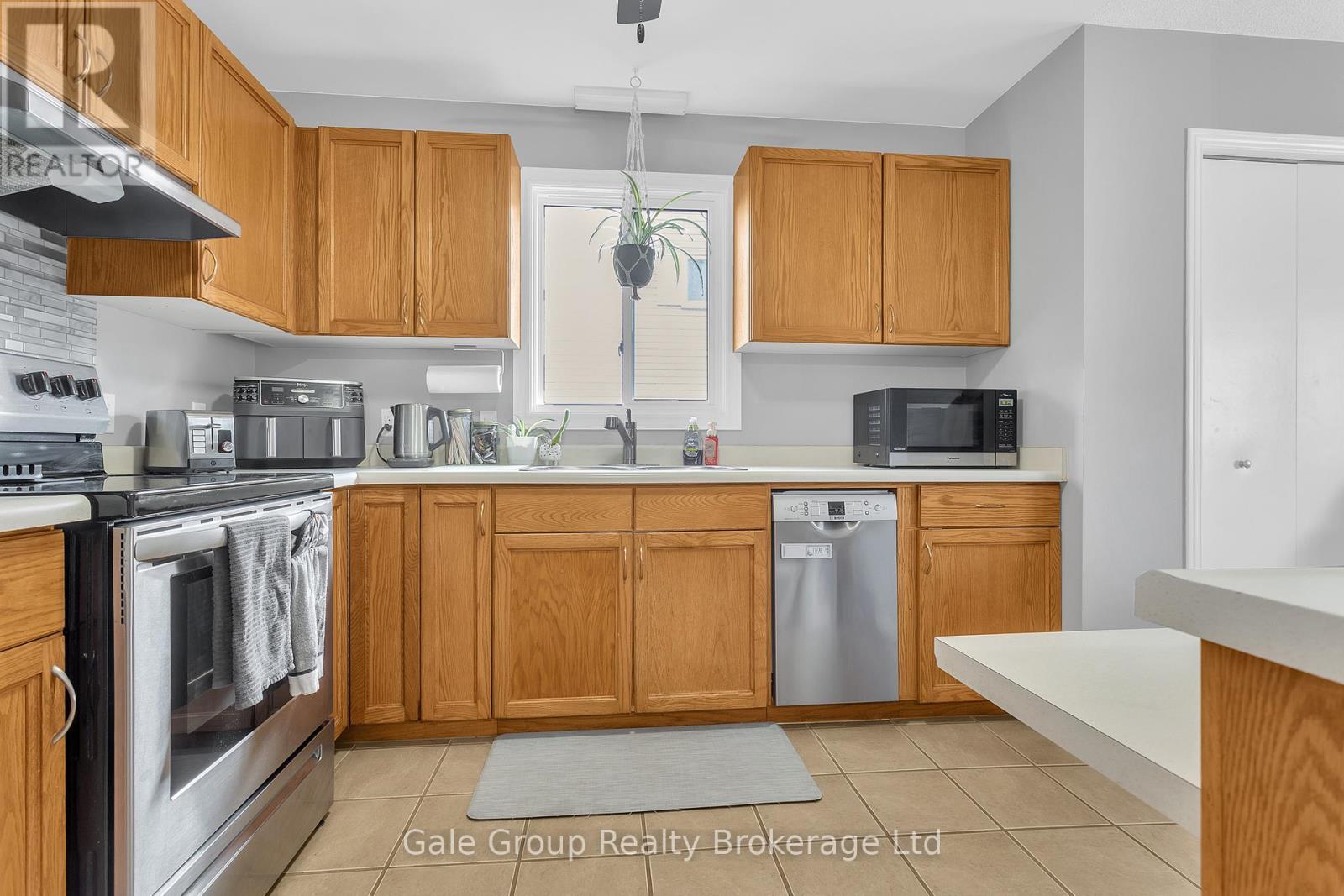 1132 Pearson Drive, Woodstock (Woodstock - North), Ontario  N4S 8V2 - Photo 7 - X13025792