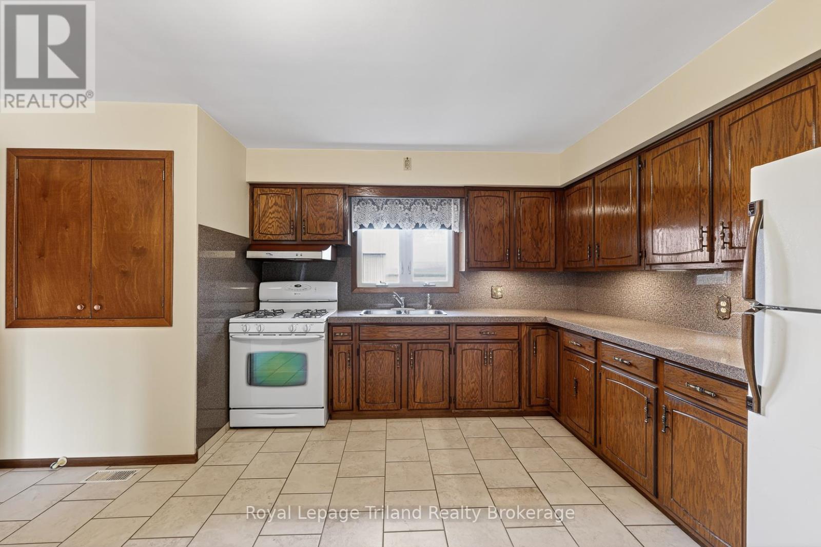 128 Loveys Street E, East Zorra-Tavistock (Hickson), Ontario  N0J 1L0 - Photo 11 - X13026944