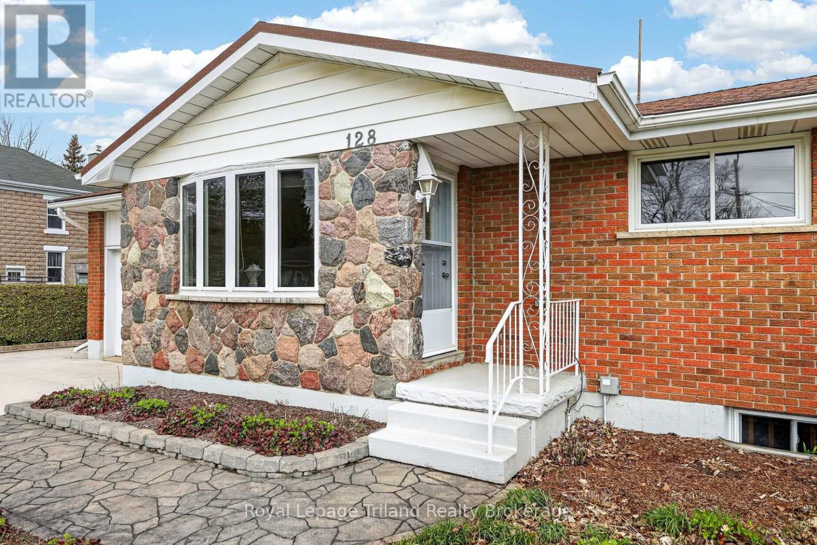 128 Loveys Street E, East Zorra-Tavistock (Hickson), Ontario  N0J 1L0 - Photo 5 - X13026944