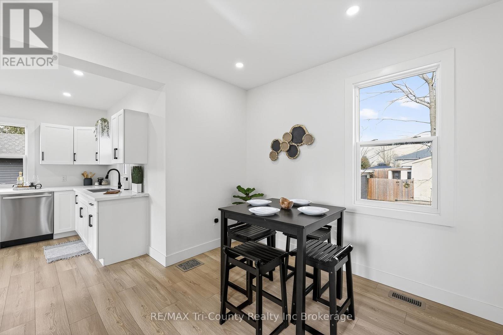 394 Wellington Street, Ingersoll (Ingersoll - South), Ontario  N5C 1T6 - Photo 7 - X13027094