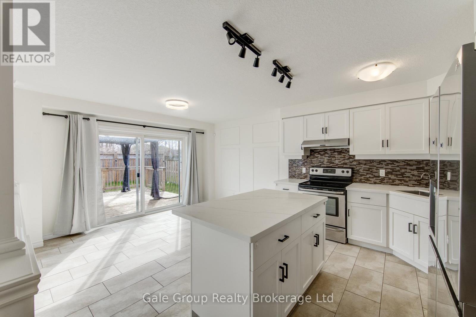 403 Champlain Avenue, Woodstock (Woodstock - South), Ontario  N4V 0B3 - Photo 5 - X13028886