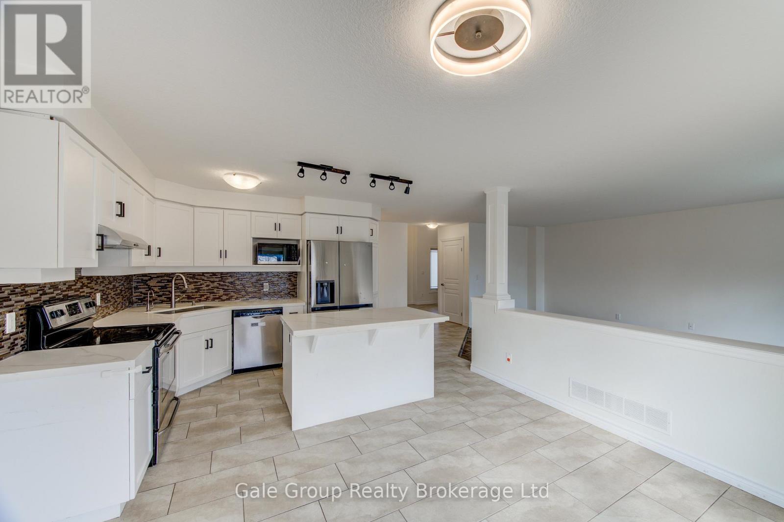 403 Champlain Avenue, Woodstock (Woodstock - South), Ontario  N4V 0B3 - Photo 7 - X13028886