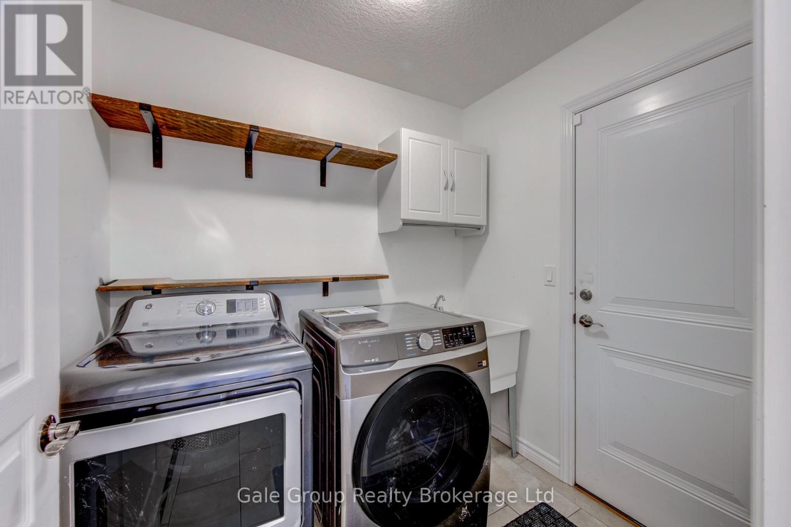 403 Champlain Avenue, Woodstock (Woodstock - South), Ontario  N4V 0B3 - Photo 8 - X13028886