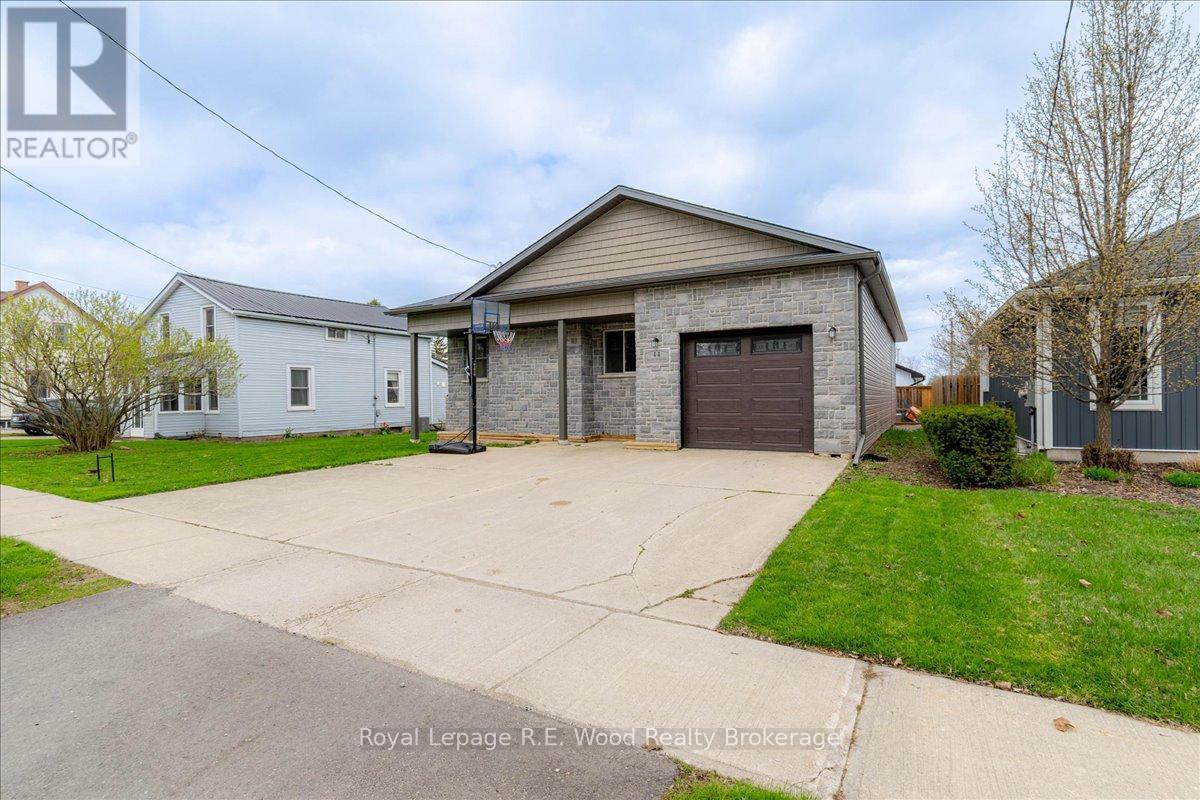 44 Stover Street N, Norwich (Norwich Town), Ontario  N0J 1P0 - Photo 2 - X13030032