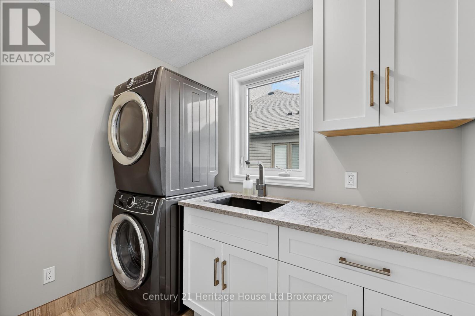 349 Masters Drive, Woodstock (Woodstock - North), Ontario  N4T 0L2 - Photo 33 - X13031590
