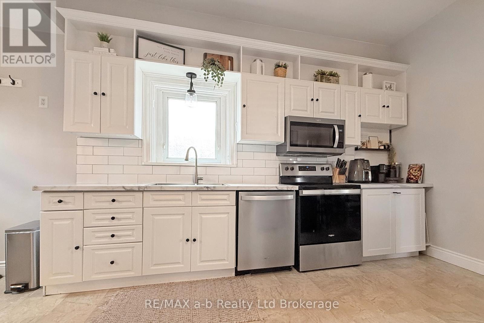 688 Henry Street, Woodstock (Woodstock - South), Ontario  N4S 1Y3 - Photo 14 - X13032432