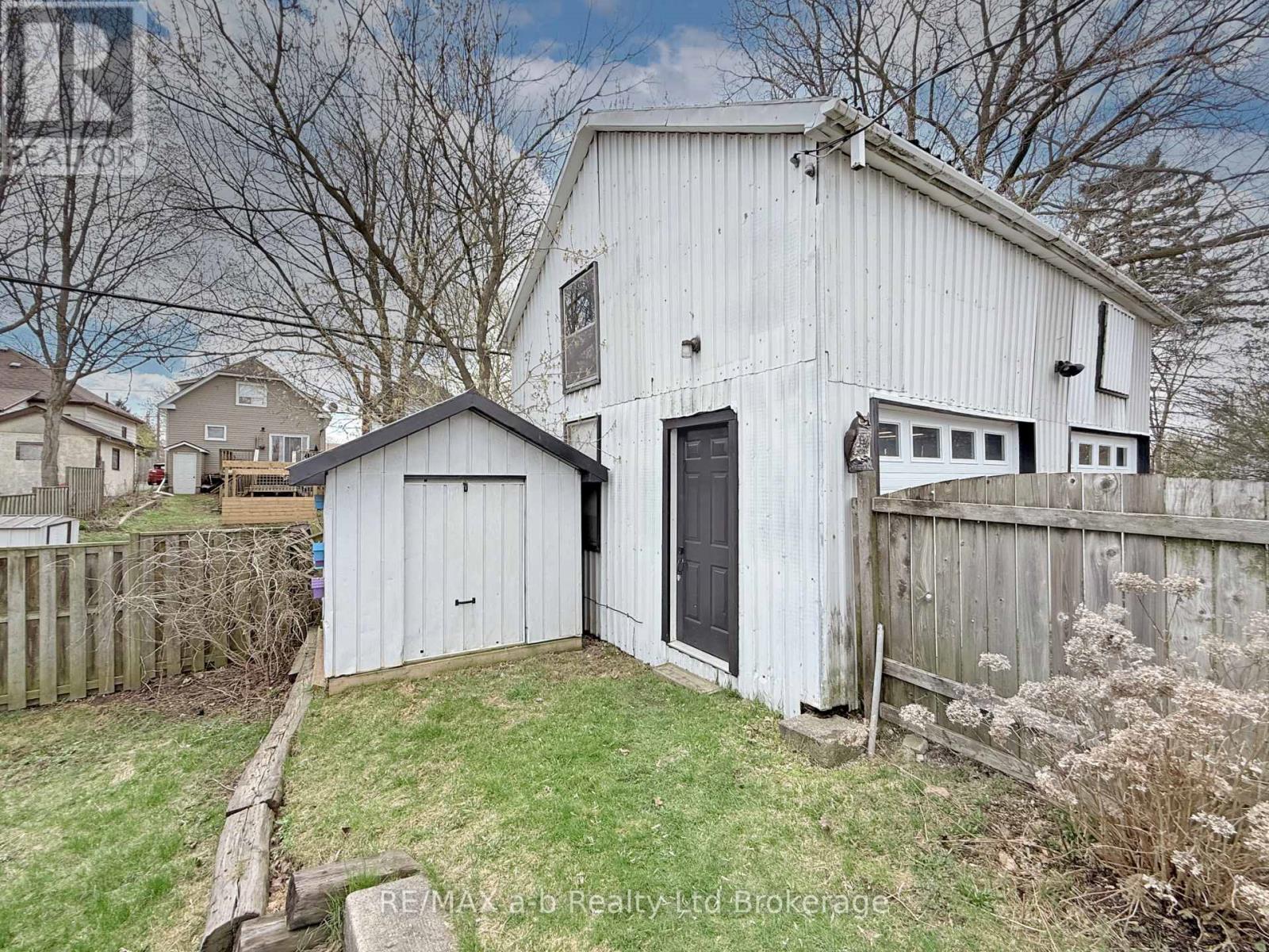 688 Henry Street, Woodstock (Woodstock - South), Ontario  N4S 1Y3 - Photo 33 - X13032432