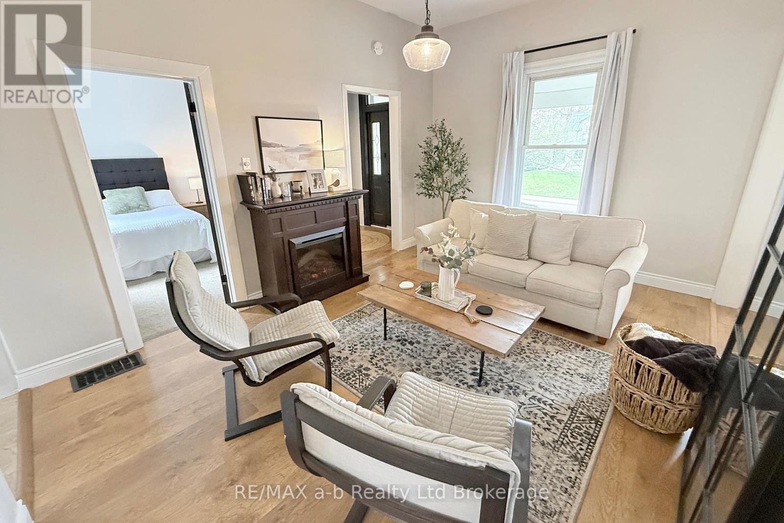 688 Henry Street, Woodstock (Woodstock - South), Ontario  N4S 1Y3 - Photo 6 - X13032432