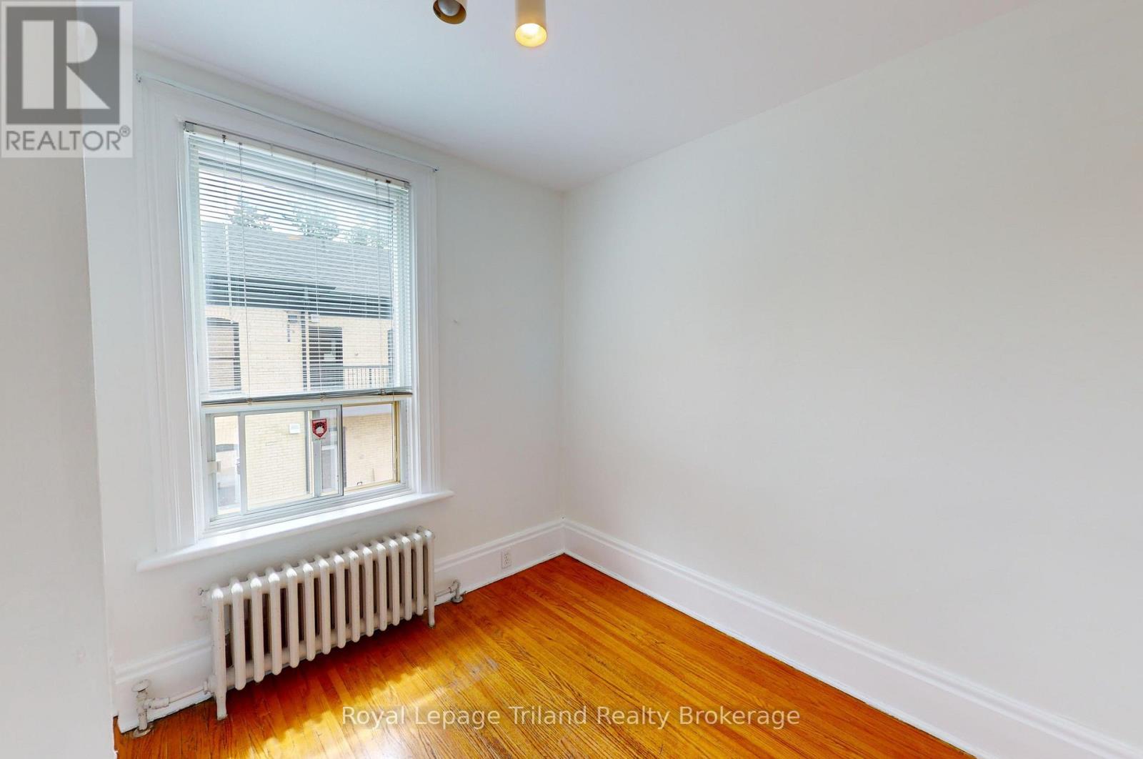 Upper - 1bed - 52 Wellington Street S, Woodstock (Woodstock - South), Ontario  N4S 3H6 - Photo 3 - X13038860