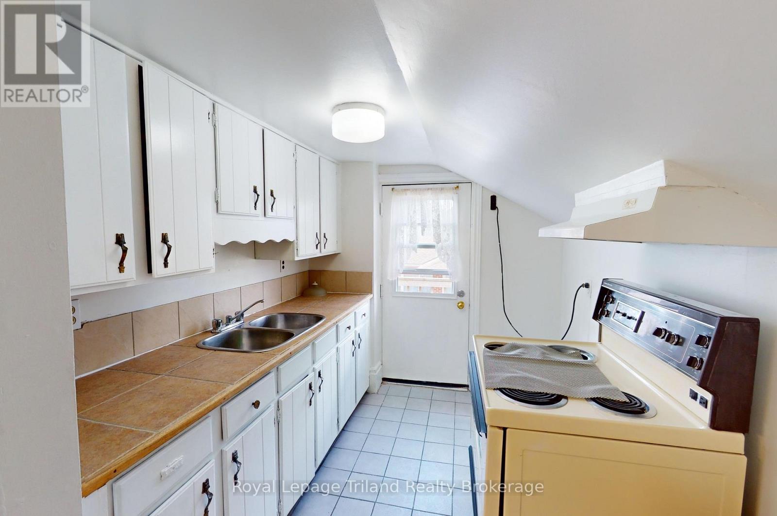 Upper - 1bed - 52 Wellington Street S, Woodstock (Woodstock - South), Ontario  N4S 3H6 - Photo 6 - X13038860
