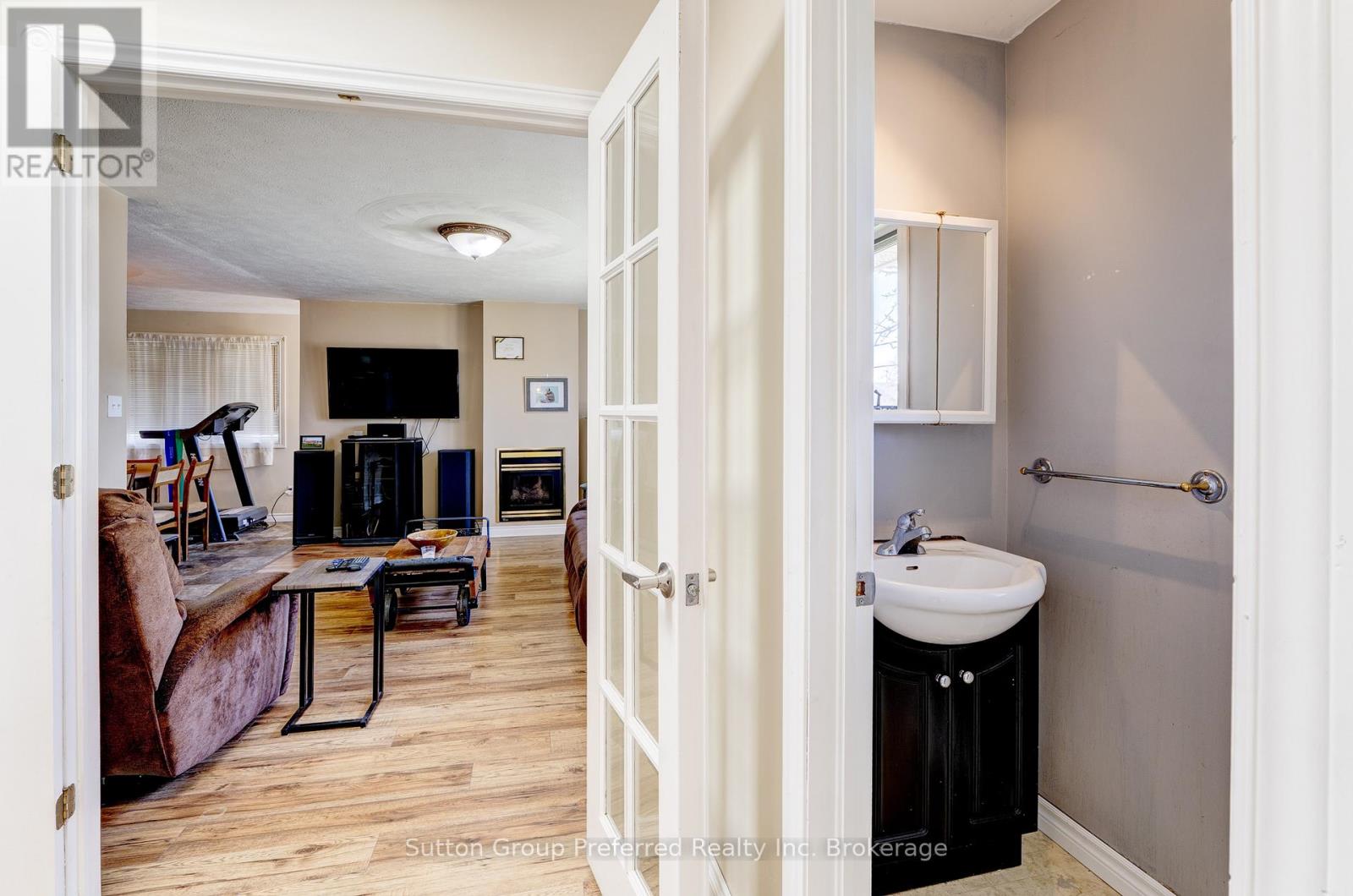 65 Hincks Street, Woodstock (Woodstock - South), Ontario  N4S 3W8 - Photo 7 - X13039862