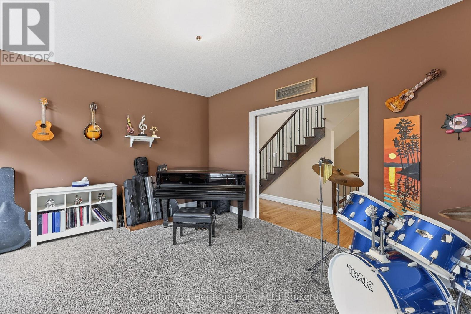 149 Juno Crescent, Woodstock (Woodstock - North), Ontario  N4T 0H6 - Photo 9 - X13063658